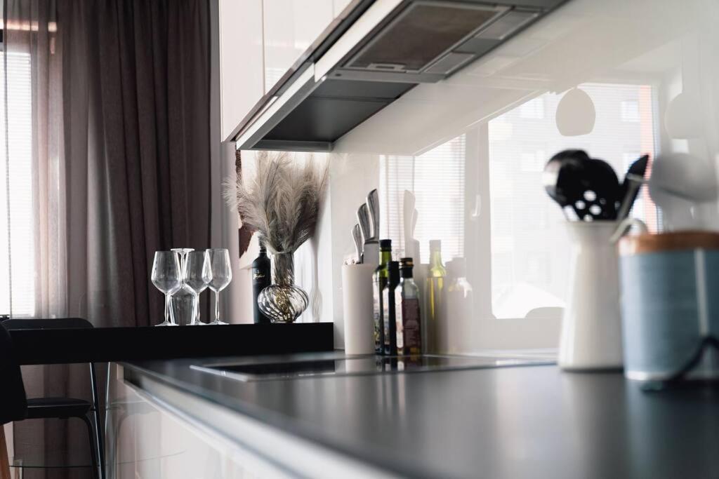 Prague Marina River View Apartment Close To City Centre Free Parking Kültér fotó