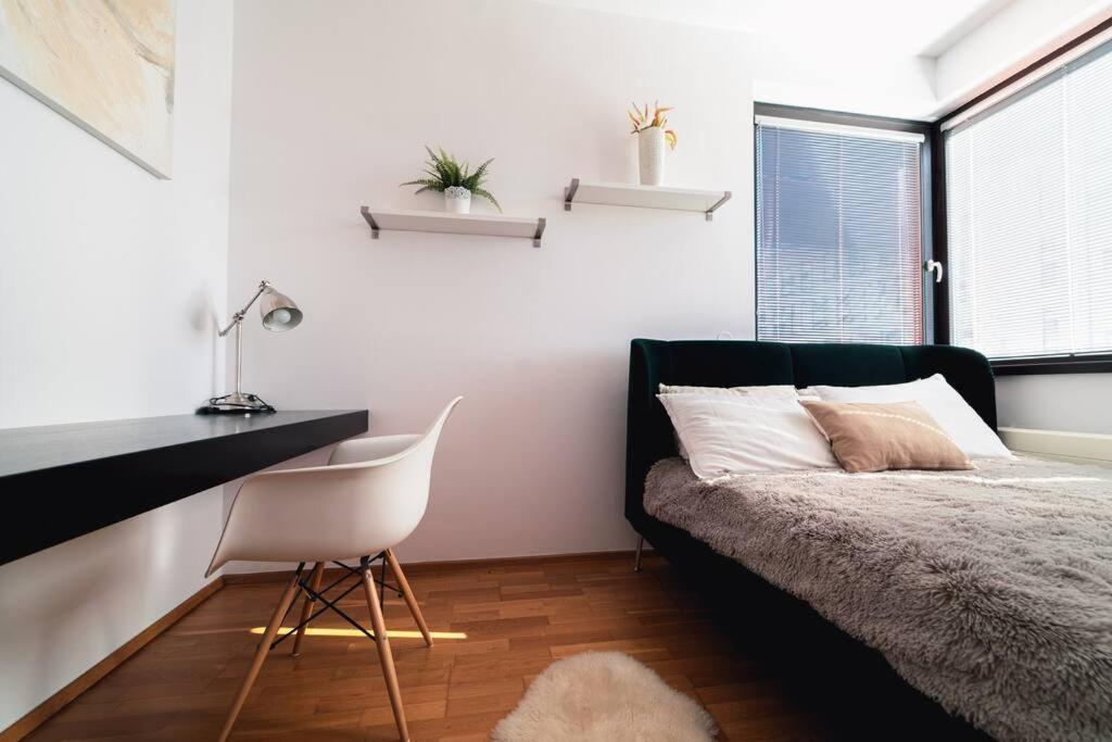 Prague Marina River View Apartment Close To City Centre Free Parking Kültér fotó
